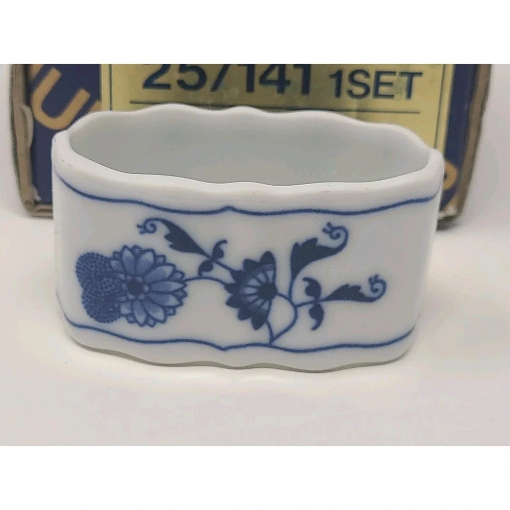 Vintage Blue Danube Onion Pattern Porcelain Napkin Rings Set of 4 Japan w/Box